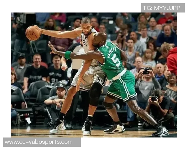 加内特透露与文班深入探讨攻防技巧与心态调整未涉及垃圾话内容 加内特透露与文班深入探讨攻防技巧与心态调整未涉及垃圾话内容