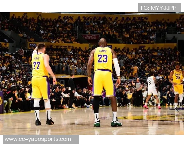 东契奇盛赞詹姆斯合作愉快认为其对湖人当下胜利至关重要 东契奇盛赞詹姆斯合作愉快认为其对湖人当下胜利至关重要