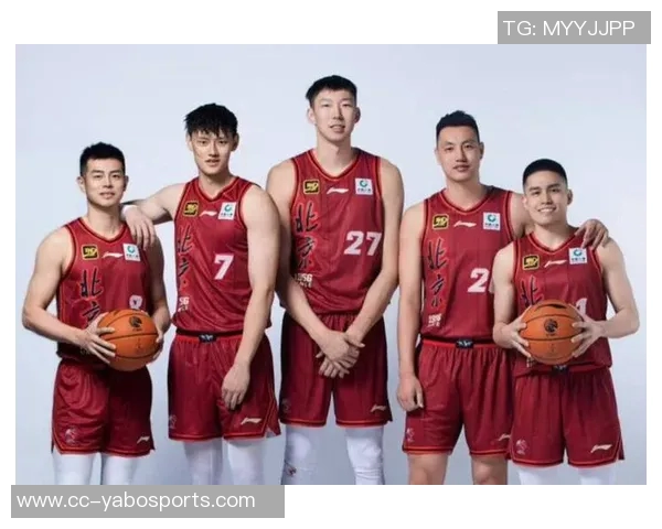 小曾重返CBA首钢阵容周琦赵睿曾凡博陈盈骏携手出战 小曾重返CBA首钢阵容周琦赵睿曾凡博陈盈骏携手出战