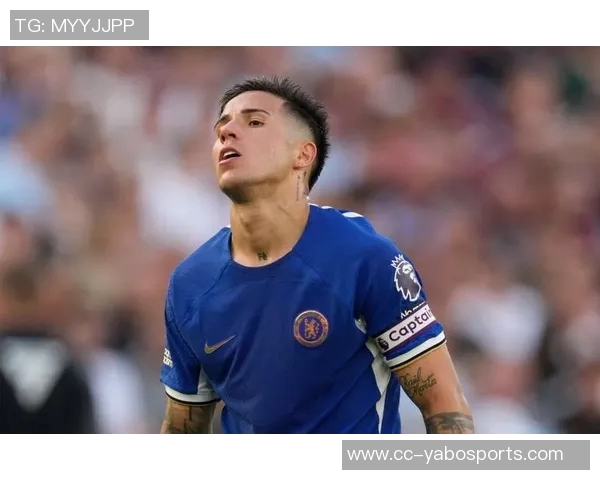 阿根廷国家队宣布恩佐因右膝滑膜炎缺席巡回赛名单调整 阿根廷国家队宣布恩佐因右膝滑膜炎缺席巡回赛名单调整