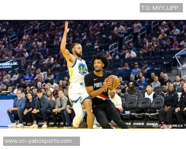 开拓者半场领先勇士16分杨瀚森表现平平库里贡献11分3篮板3助攻 开拓者半场领先勇士16分杨瀚森表现平平库里贡献11分3篮板3助攻