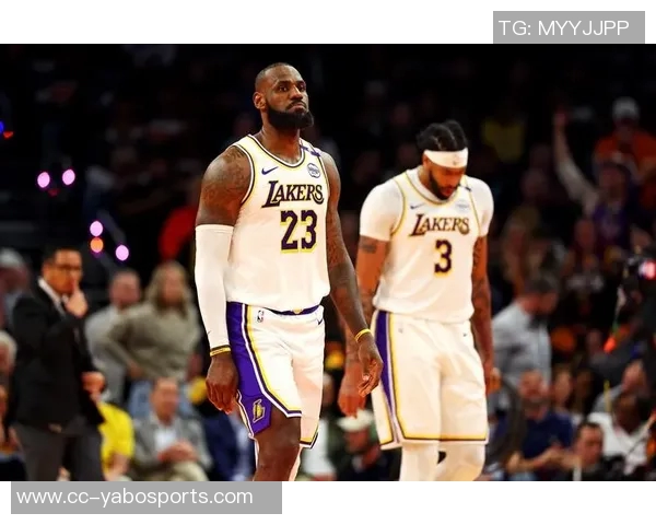 詹姆斯展望新赛季强调开拓者与爵士的潜力与悬念