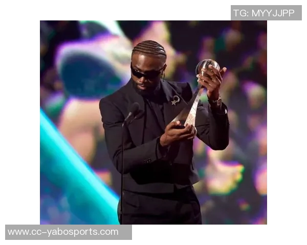 杰伦布朗全能表现助力球队胜利砍下35分5板5助1断展现领袖风范